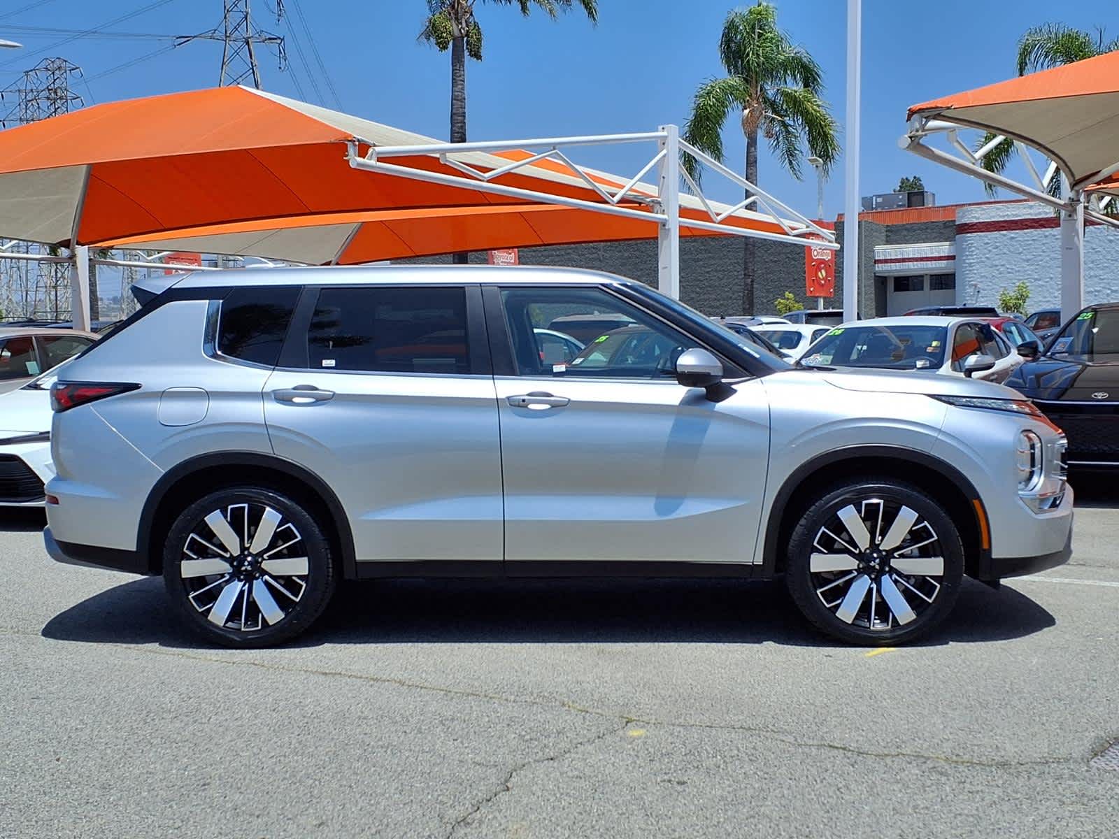 Used 2025 Mitsubishi Outlander SE in Orange CA | JA4J4VA81SZ024178