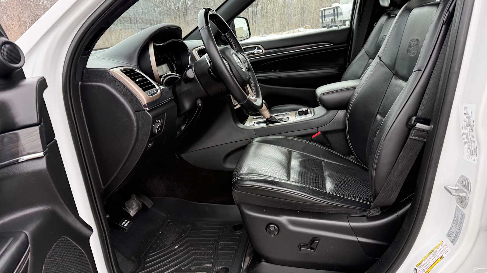 View vehicle photo 7