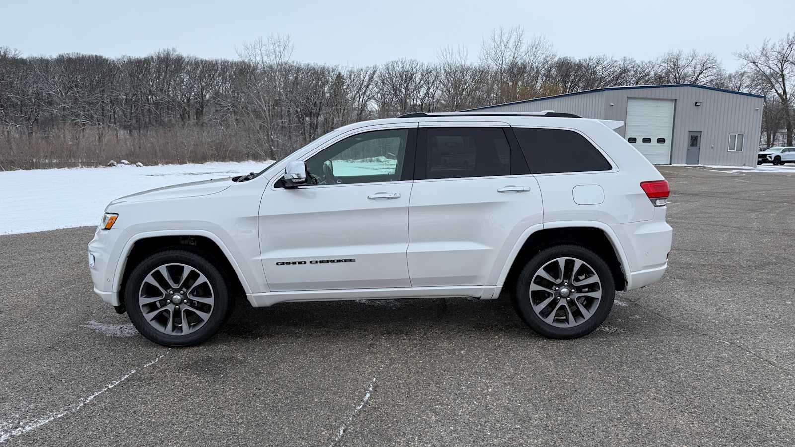 View vehicle photo 6