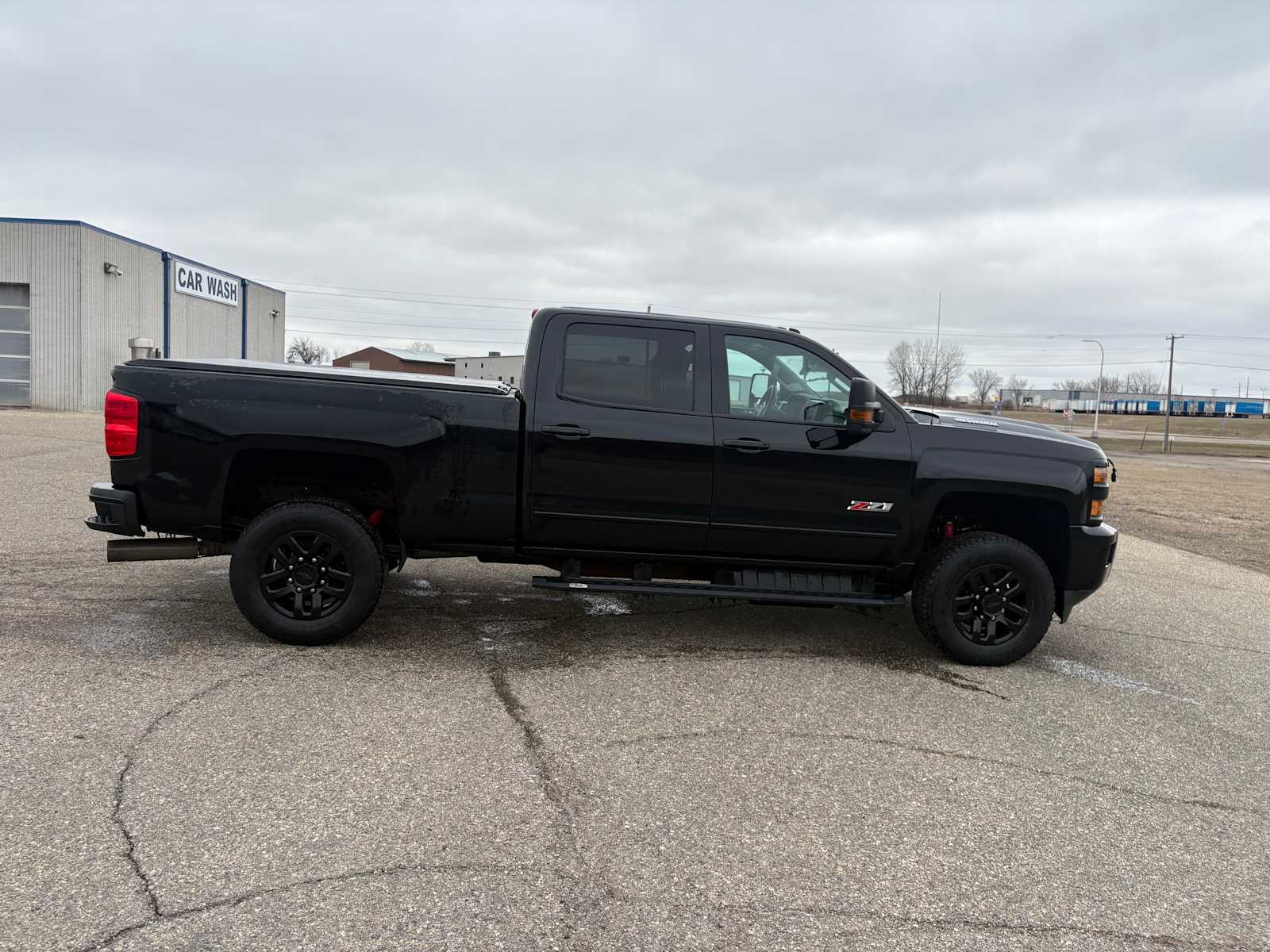 View vehicle photo 3