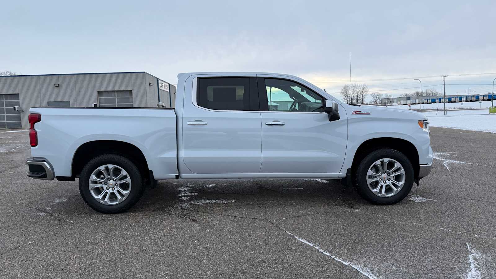 View vehicle photo 3