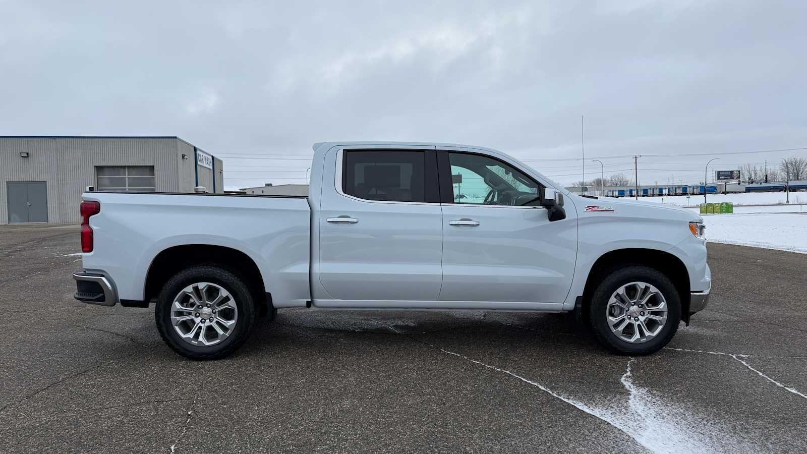 View vehicle photo 3