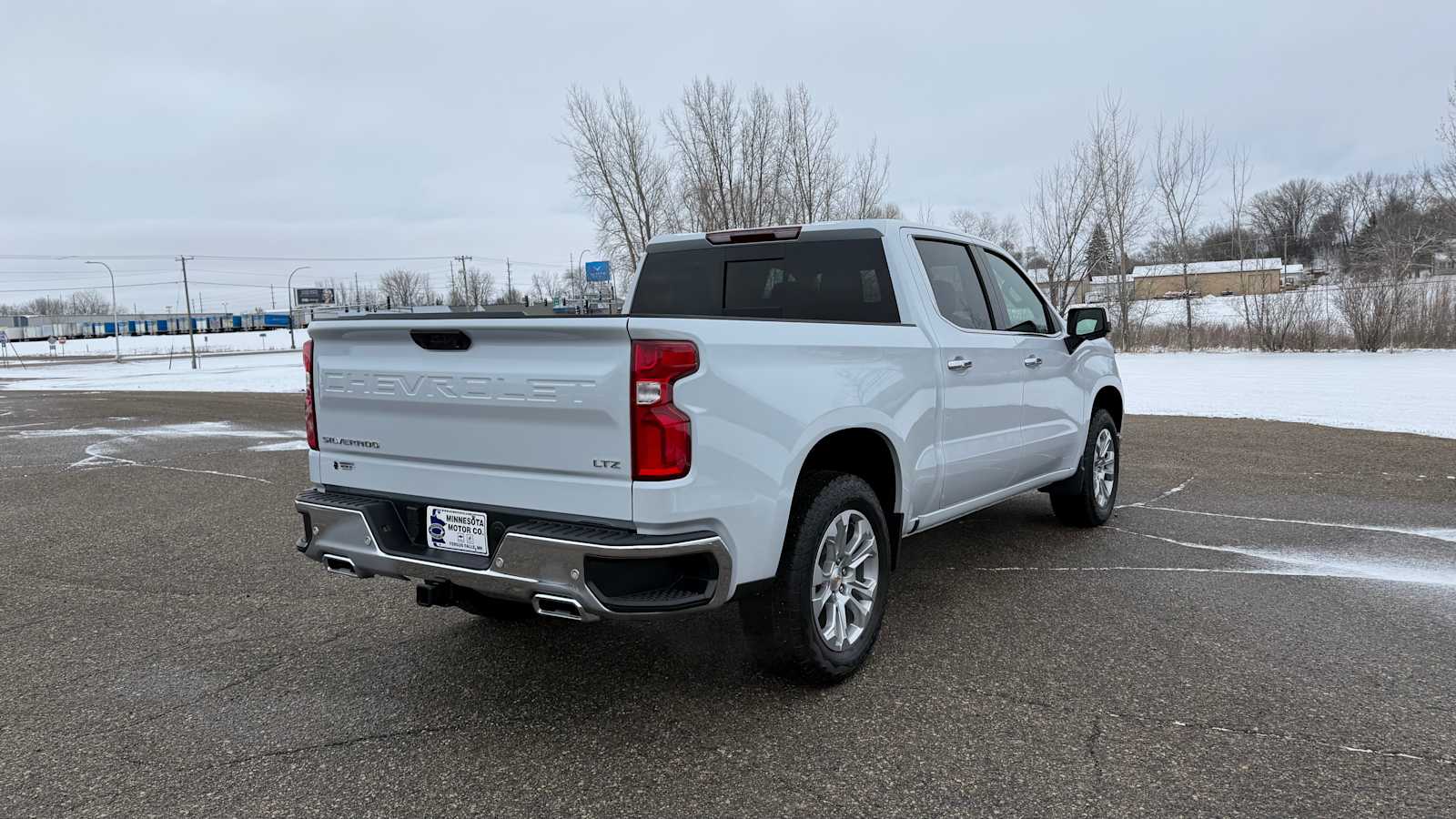 View vehicle photo 4