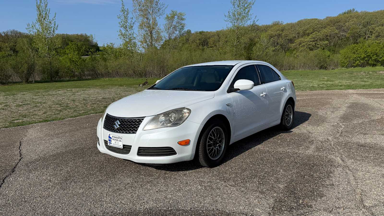 White Water Pearl 2011 Suzuki Kizashi S Sedan Front-Wheel Drive Manual