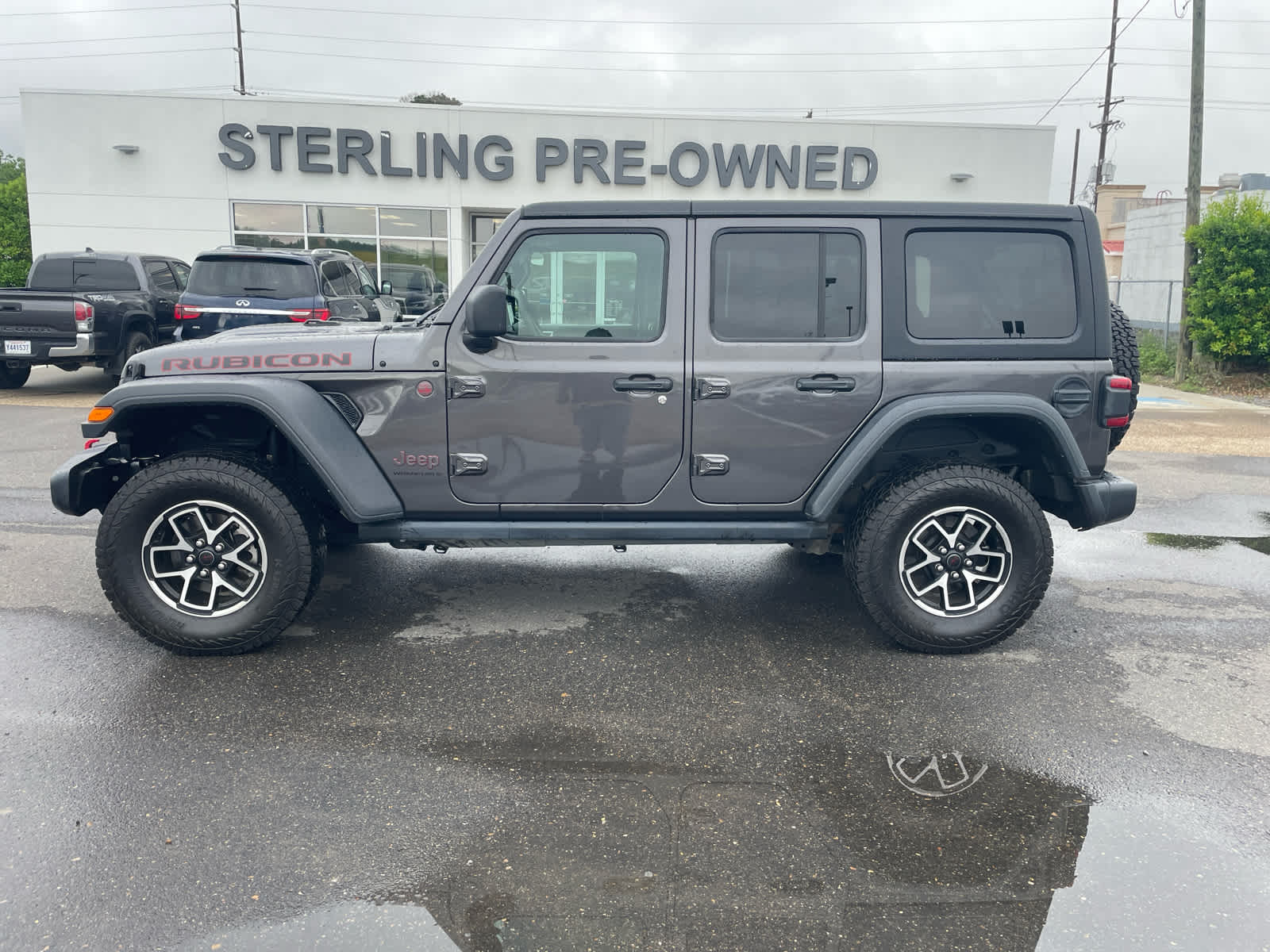 View vehicle photo 2