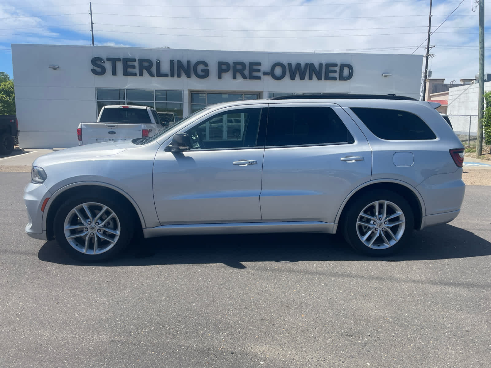 View vehicle photo 2