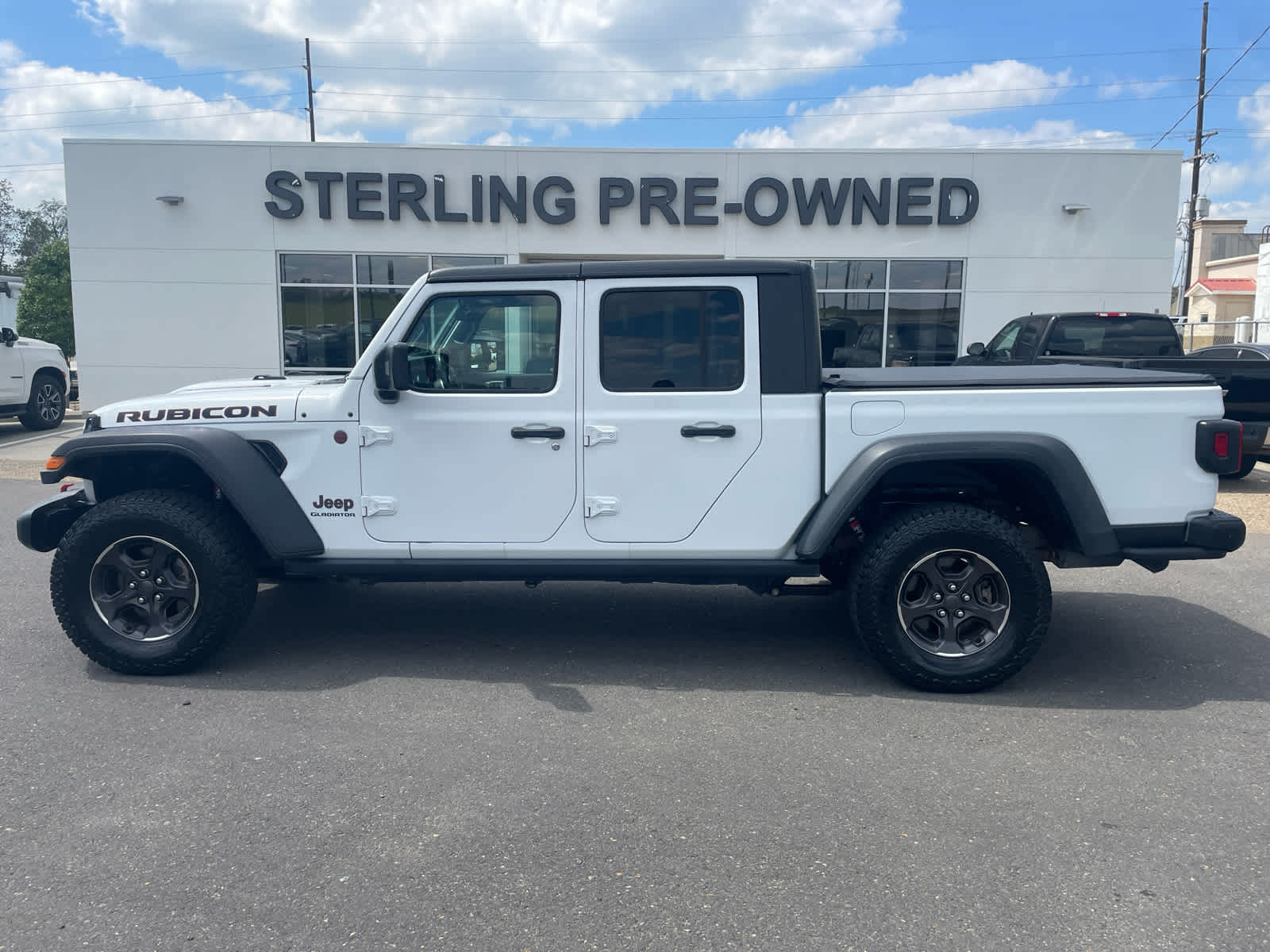 View vehicle photo 2