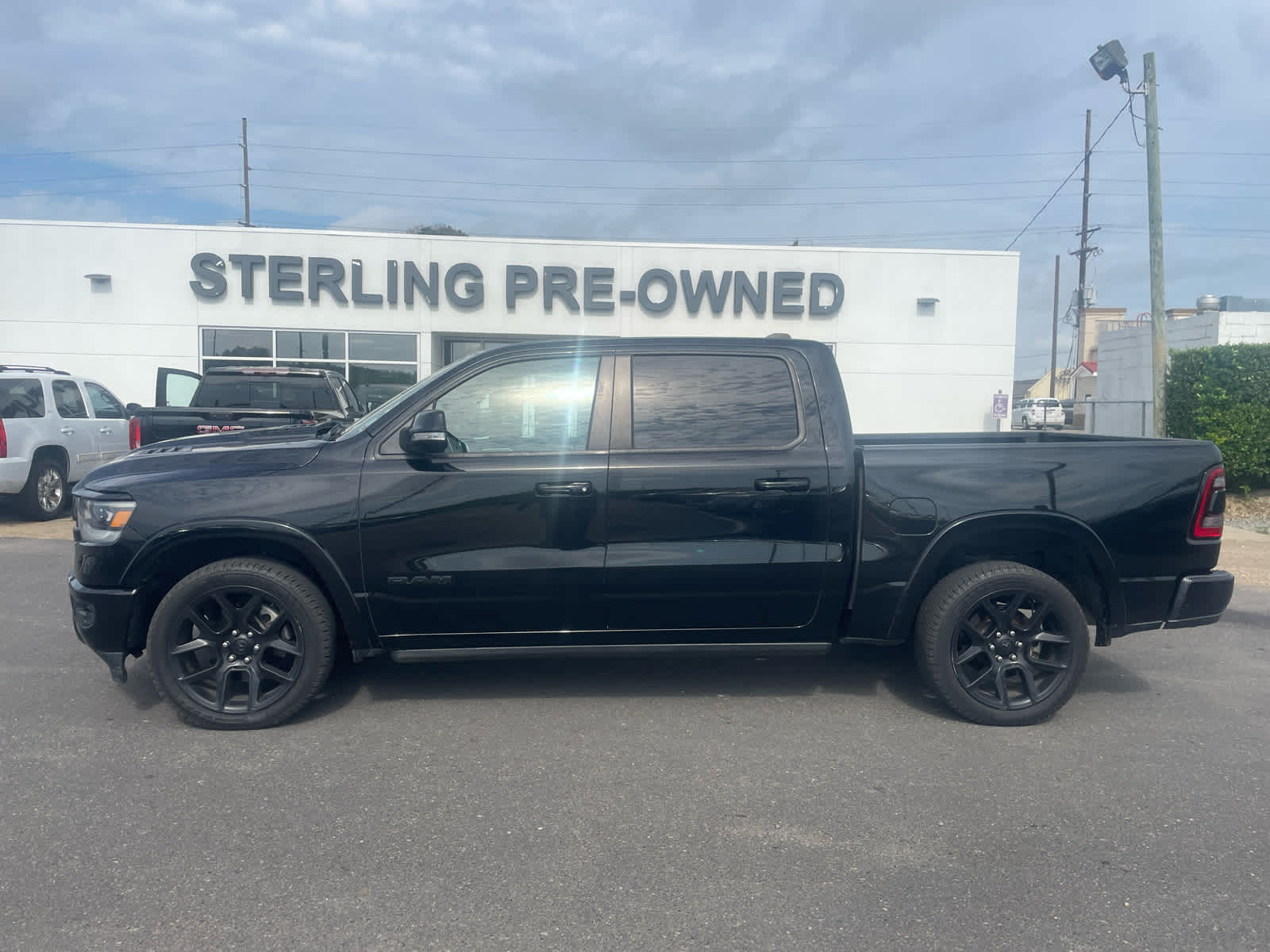 View vehicle photo 2