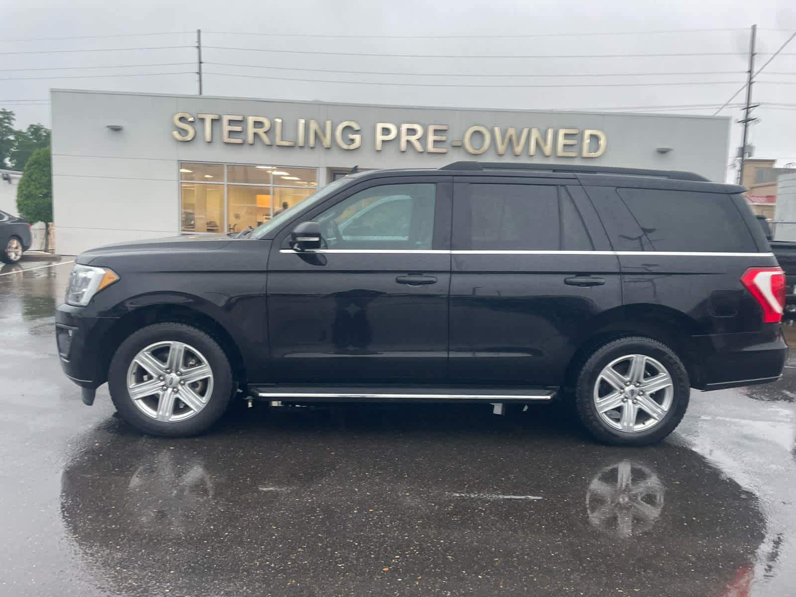 View vehicle photo 2