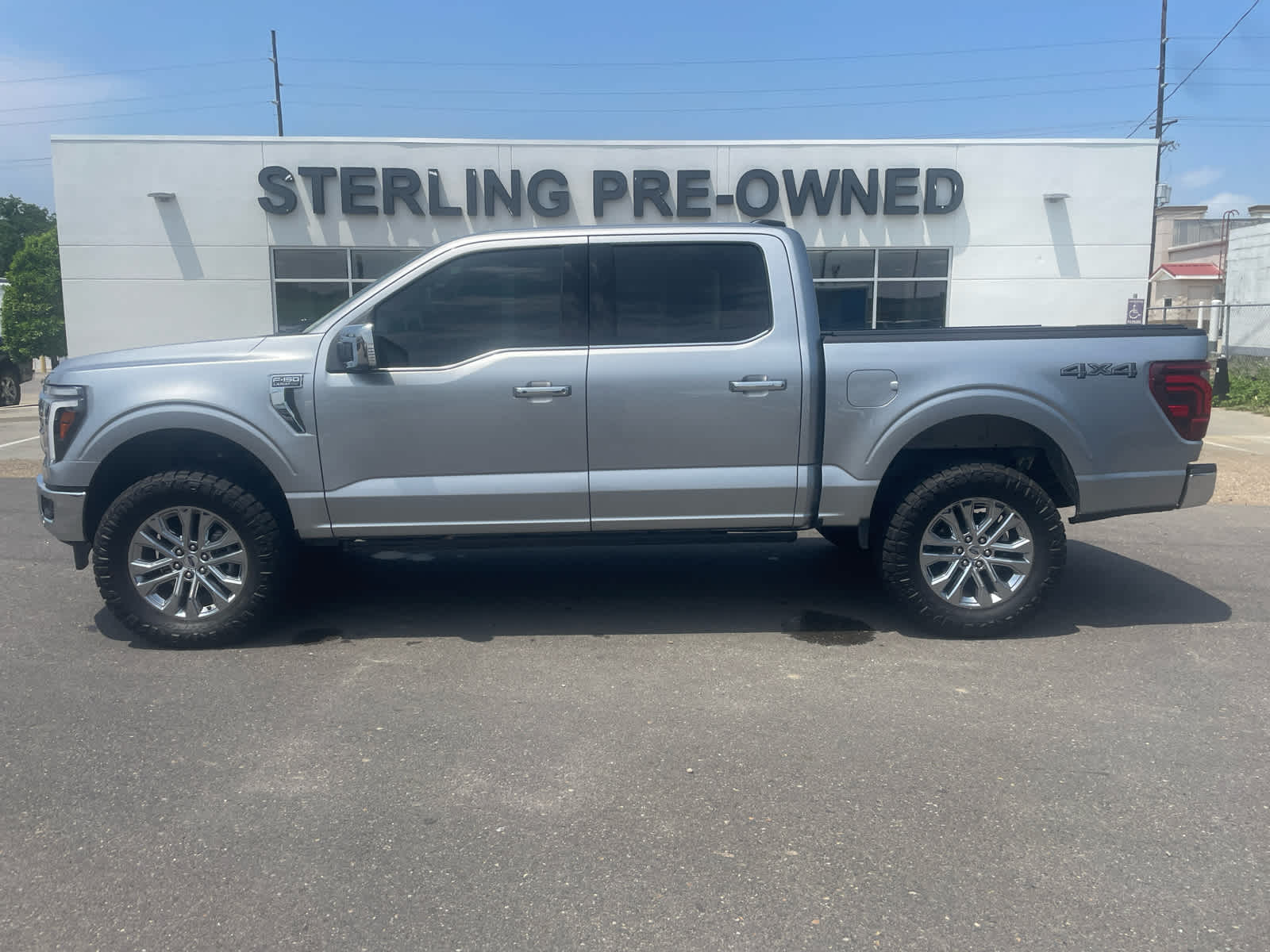 View vehicle photo 2