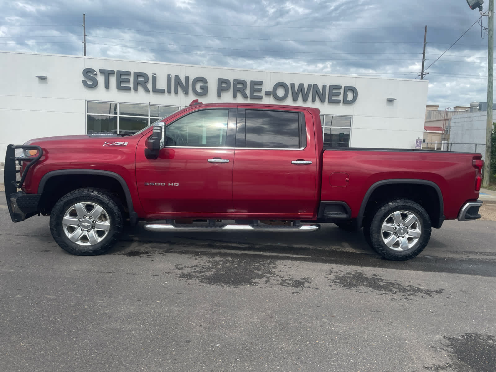 View vehicle photo 2