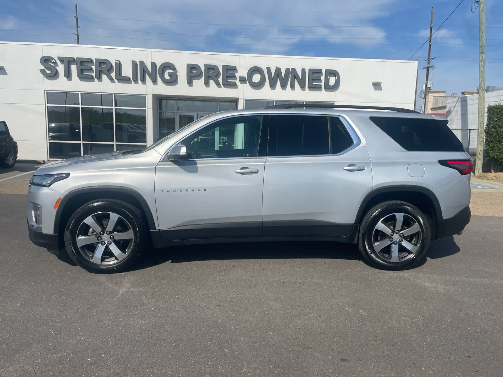 View vehicle photo 2