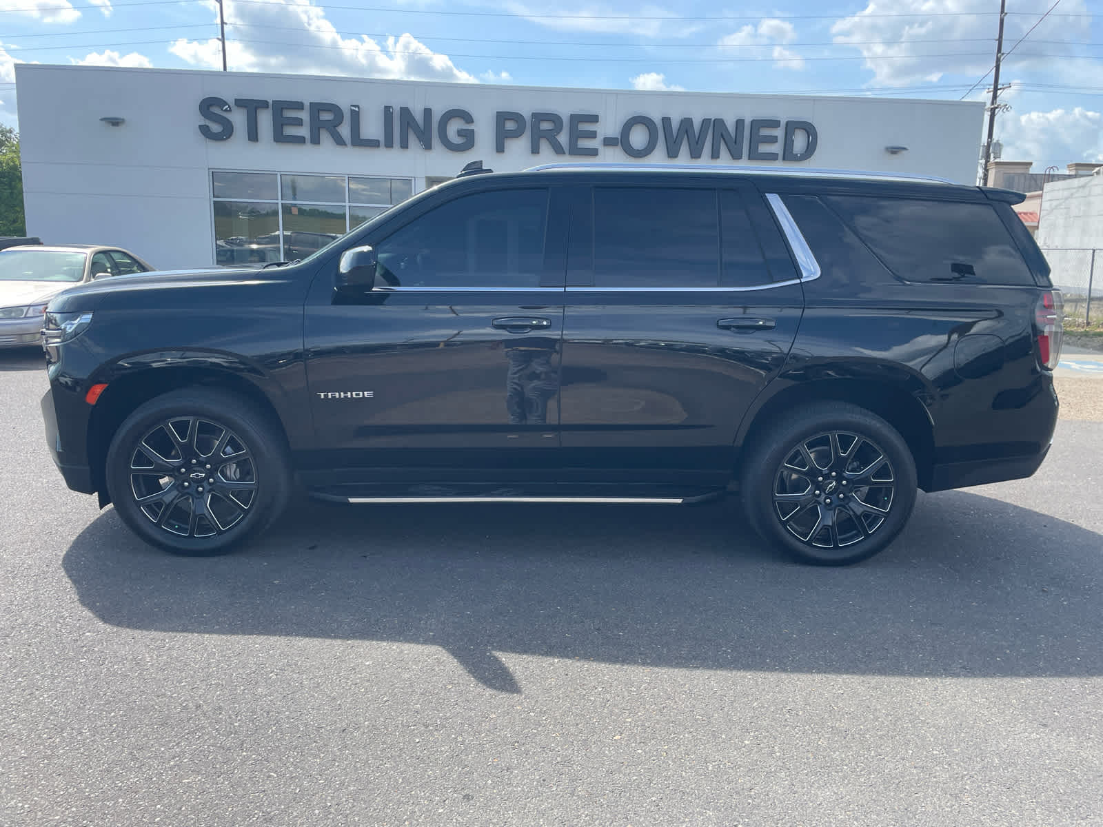 View vehicle photo 2