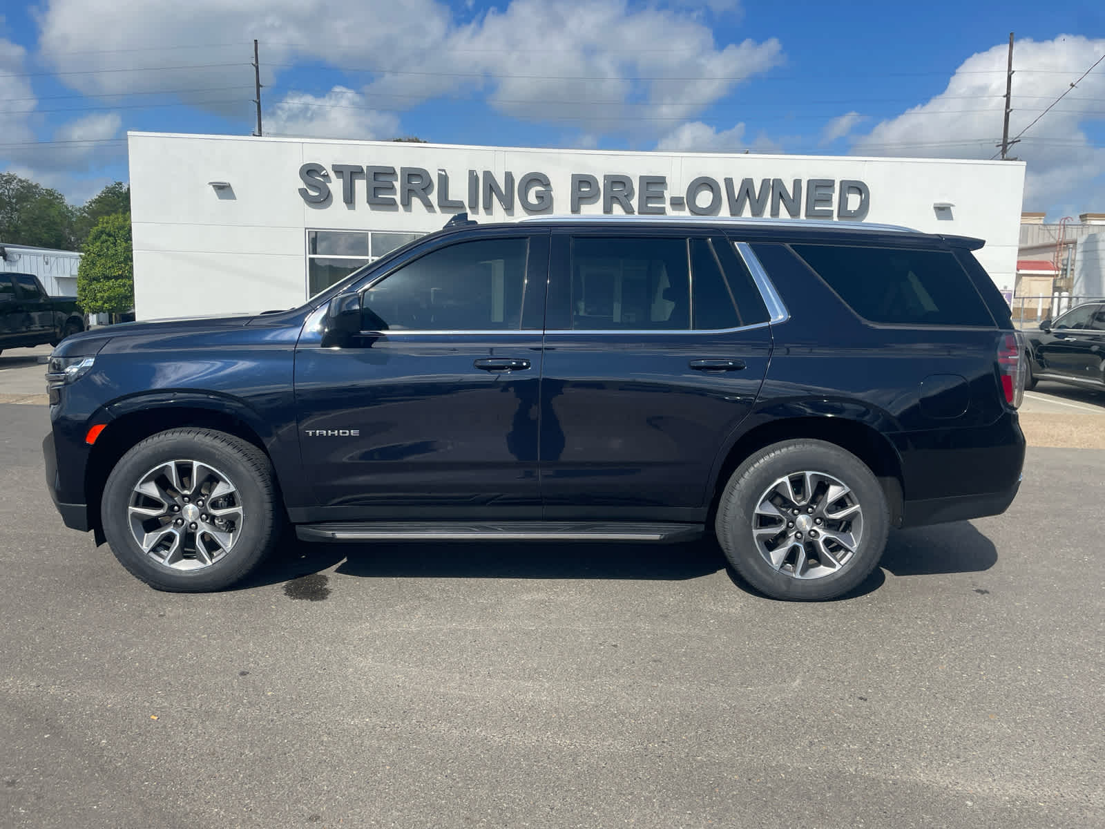 View vehicle photo 2