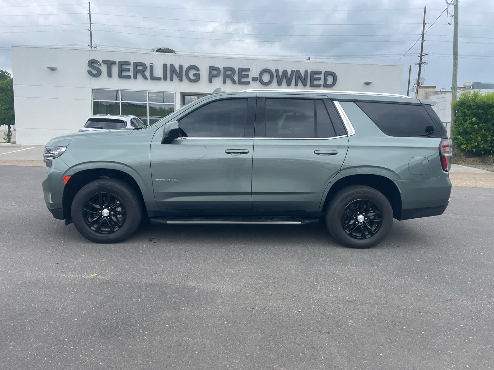 View vehicle photo 2