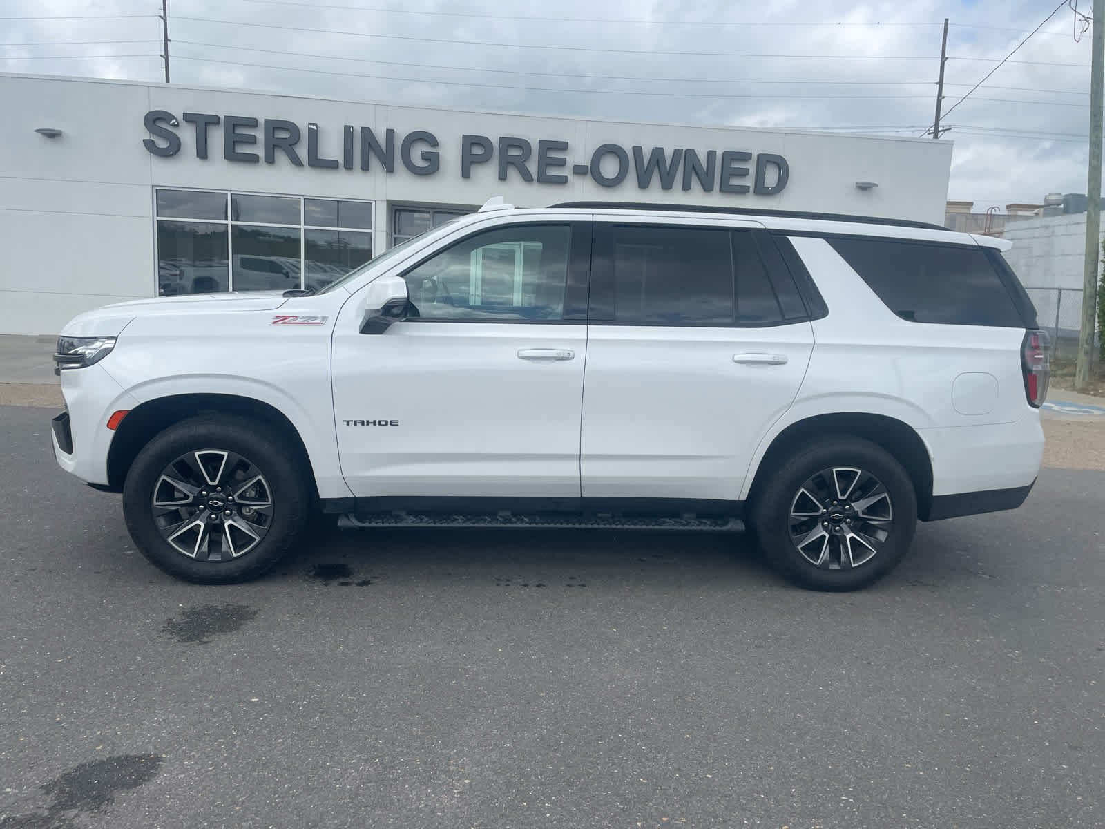 View vehicle photo 2