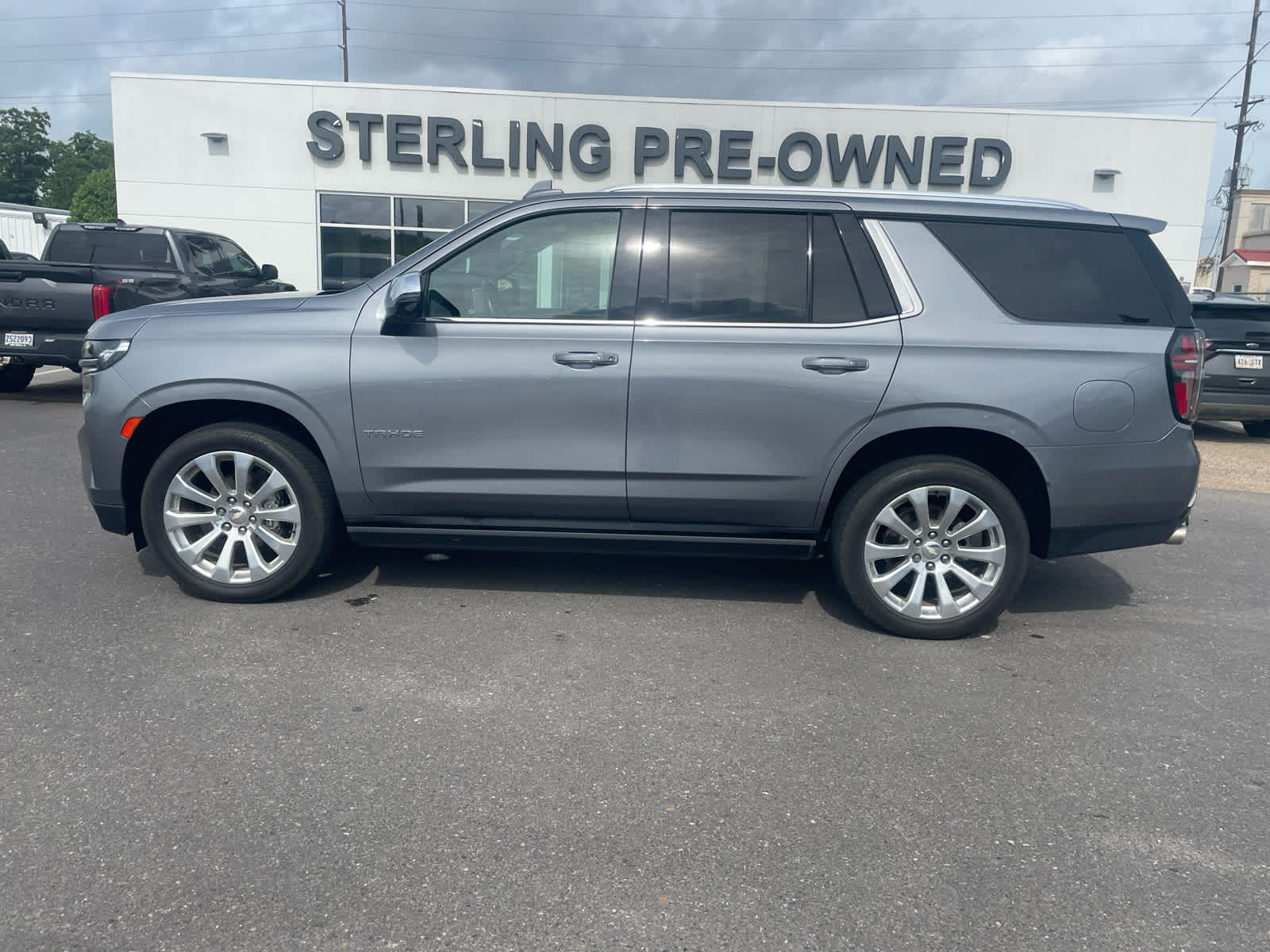 View vehicle photo 2