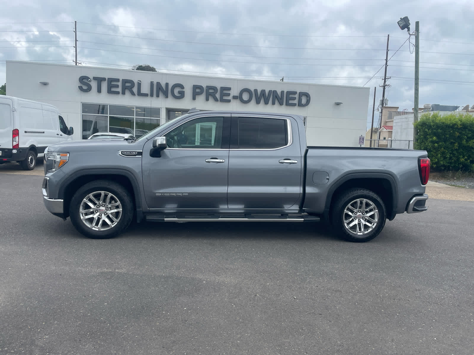 View vehicle photo 2