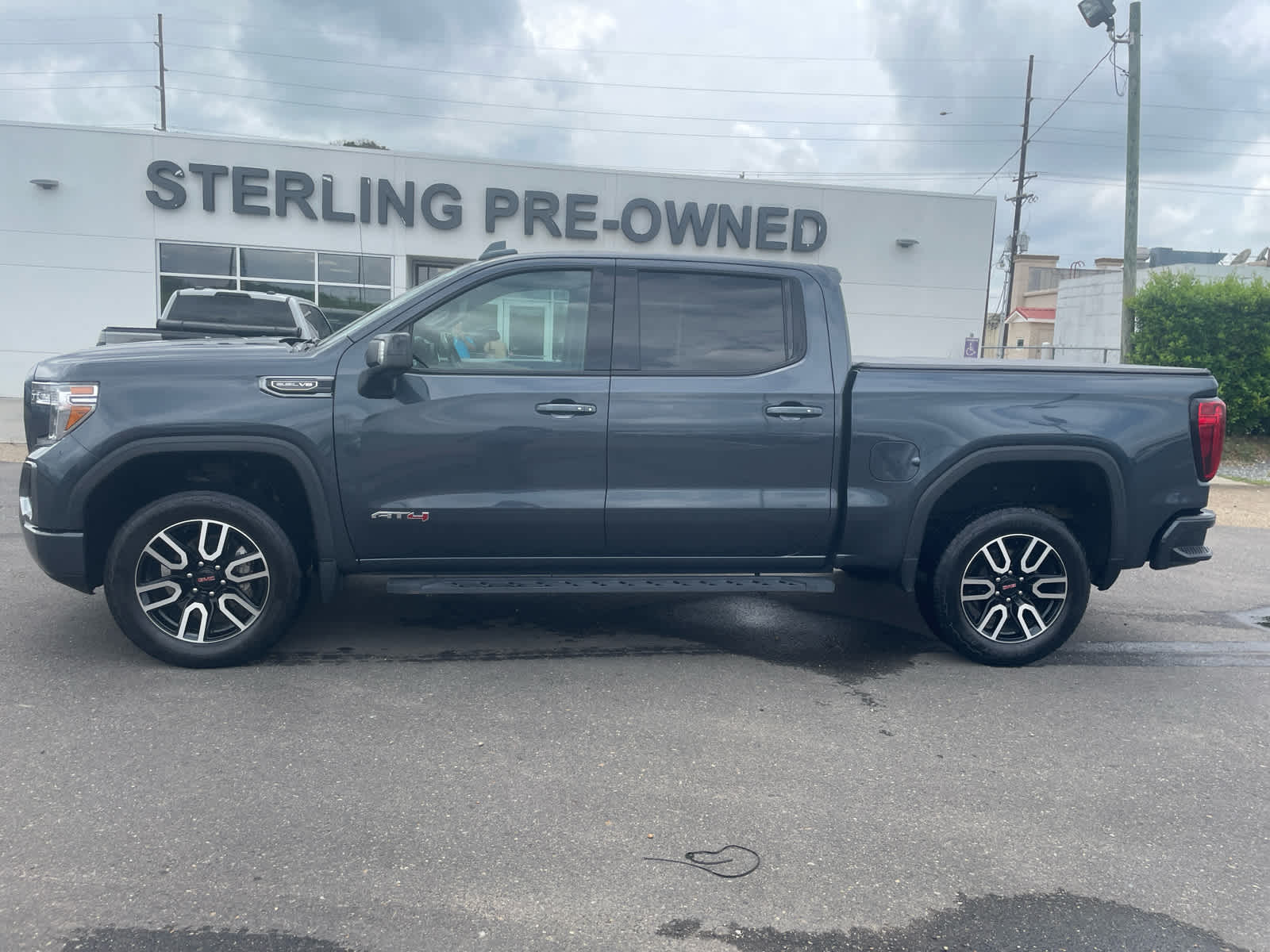 View vehicle photo 2