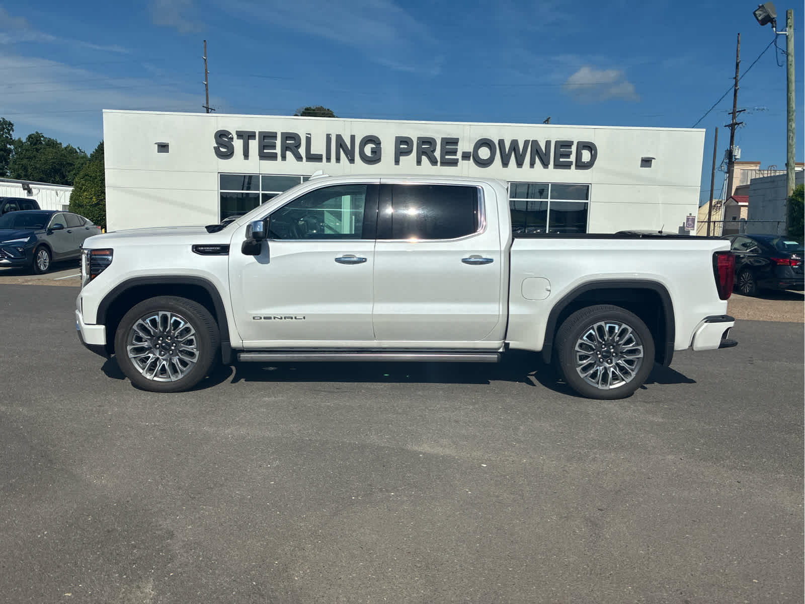White Frost Tricoat 2024 GMC Sierra 1500 Pickup Truck Four-Wheel Drive Automatic
