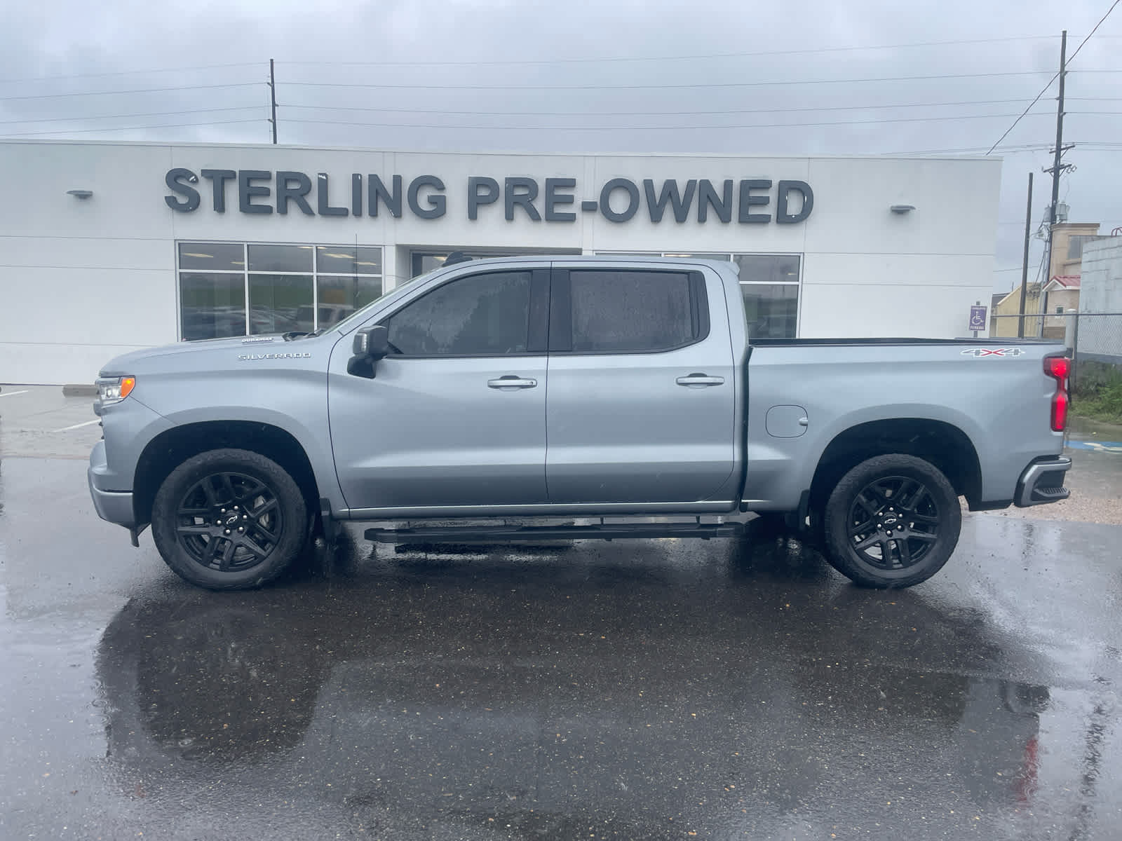 View vehicle photo 2