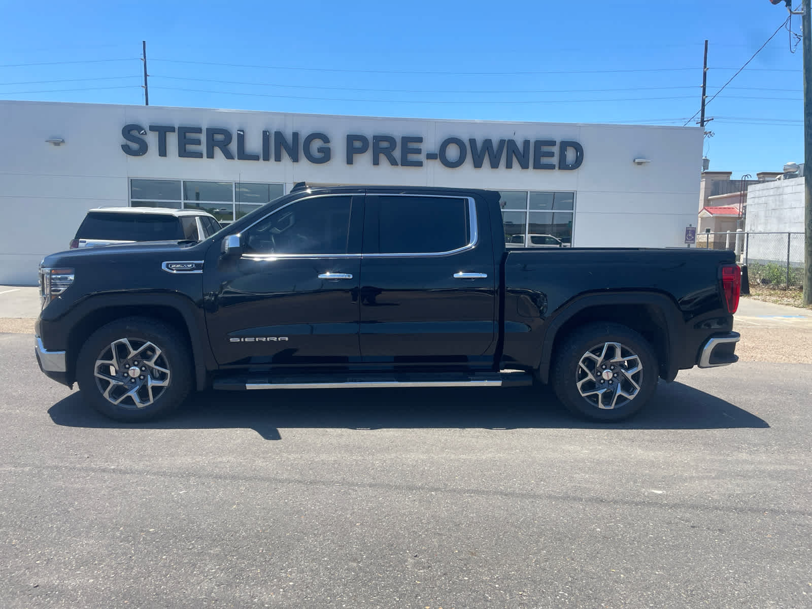 View vehicle photo 2