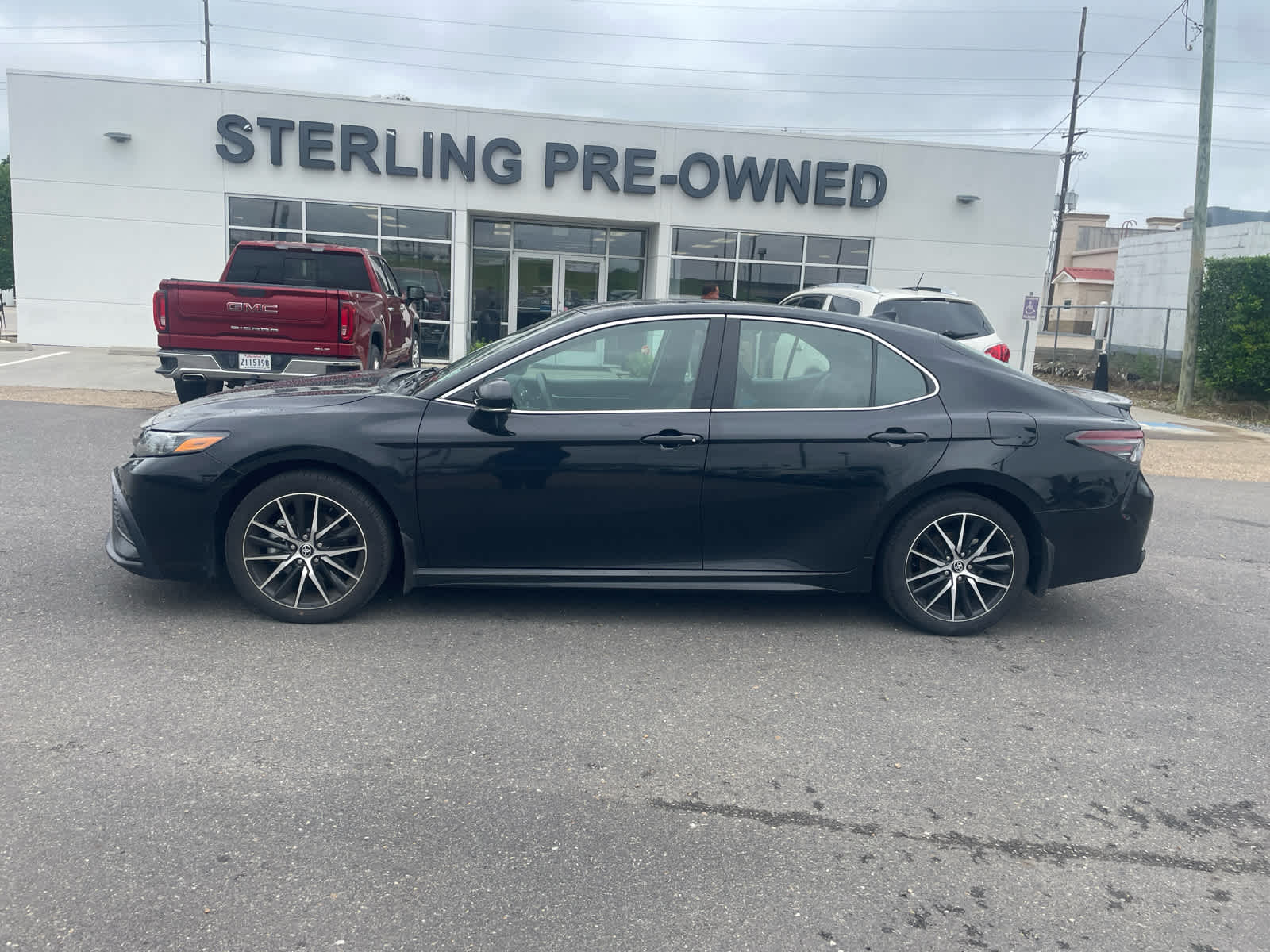 View vehicle photo 2
