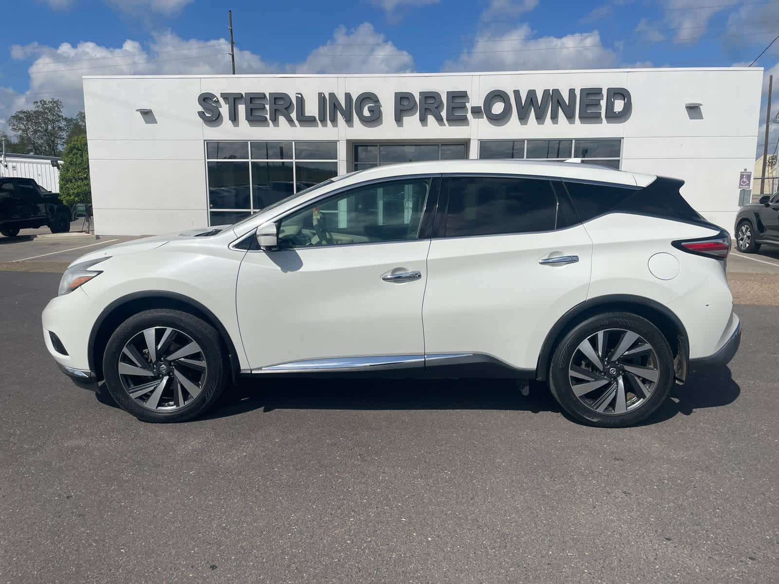 Pearl White 2017 Nissan Murano Platinum SUV / Crossover Front-Wheel Drive Continuously Variable Transmission