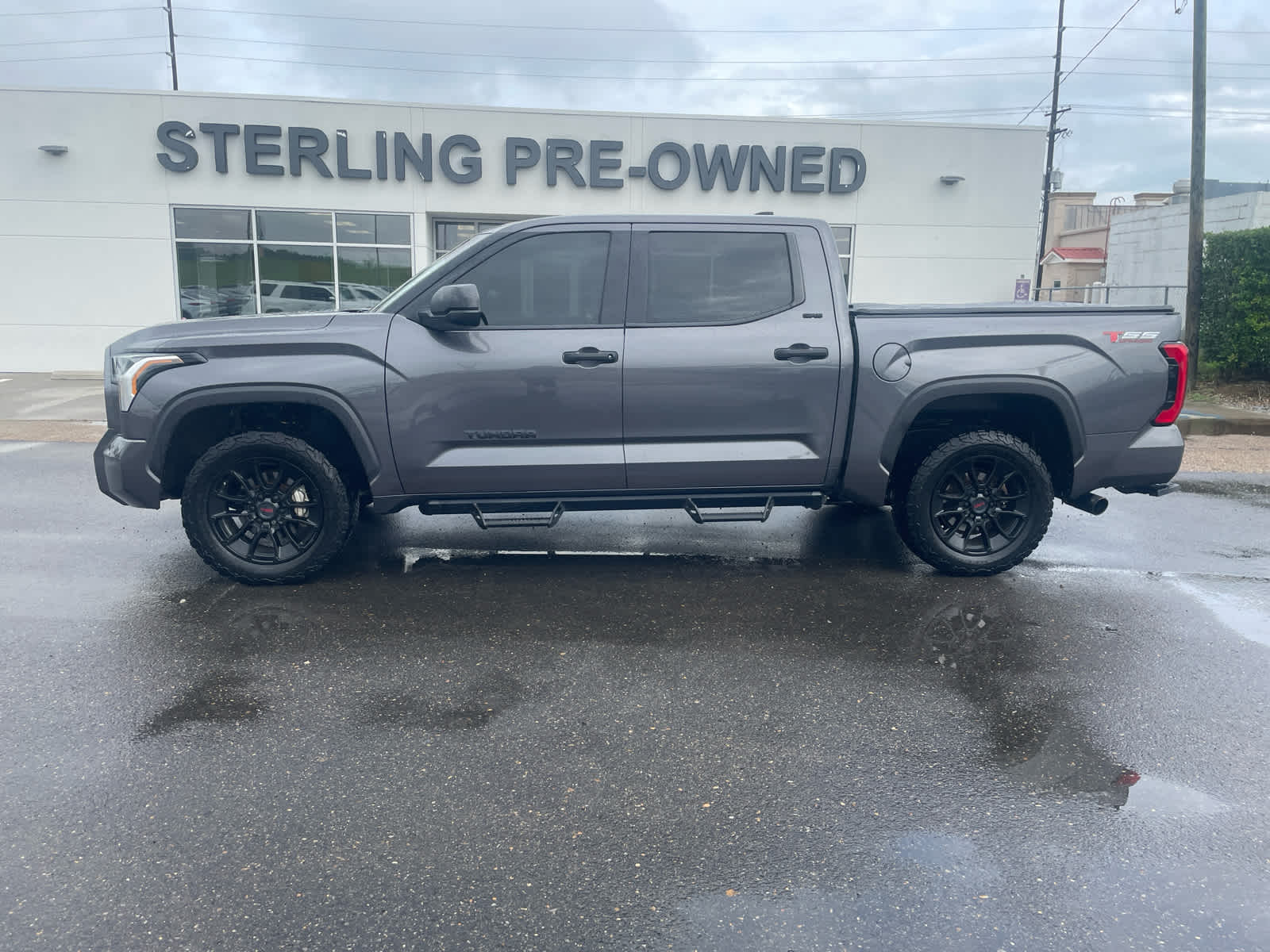 View vehicle photo 2
