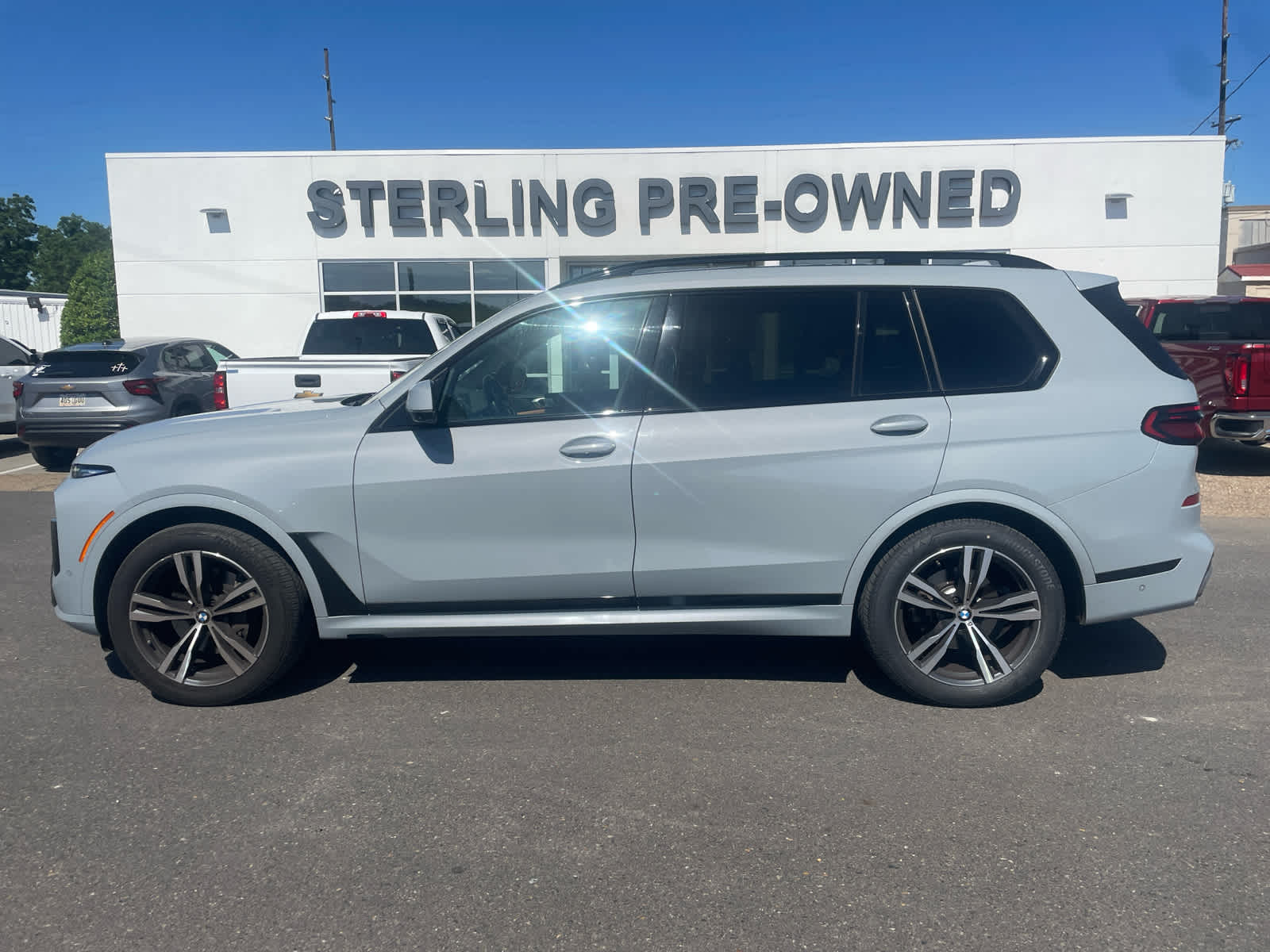View vehicle photo 2