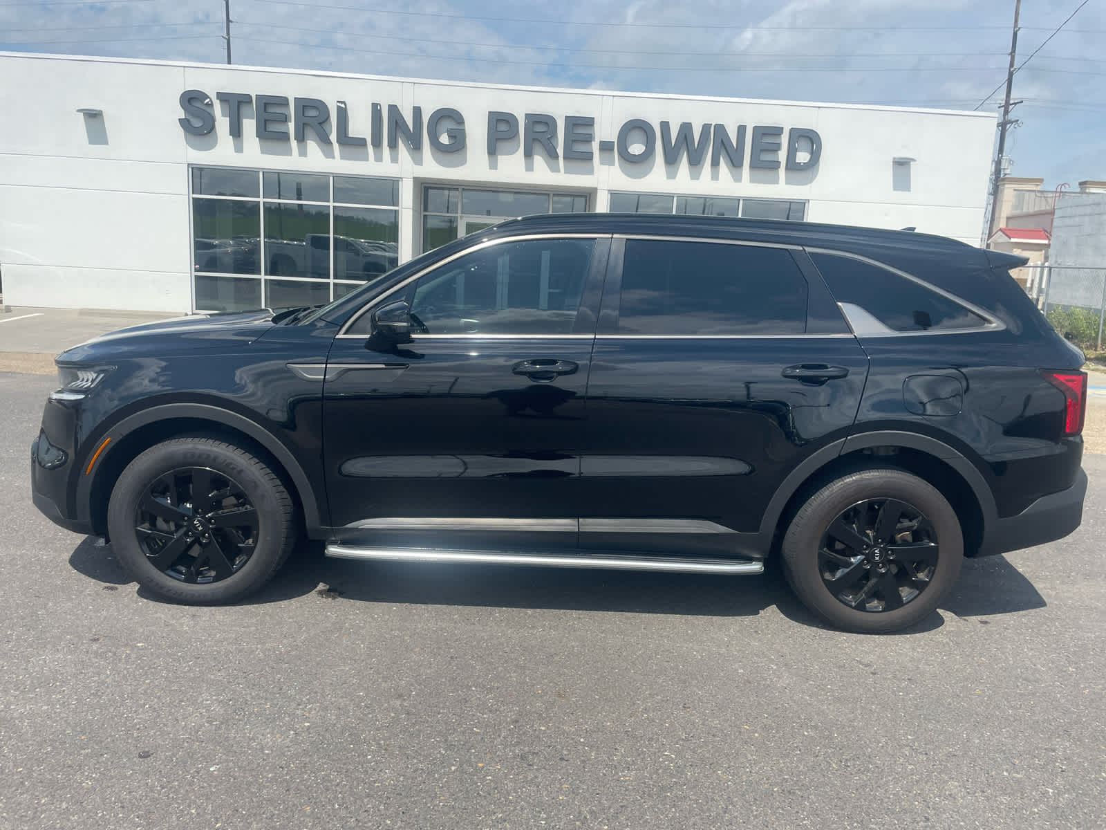 View vehicle photo 2