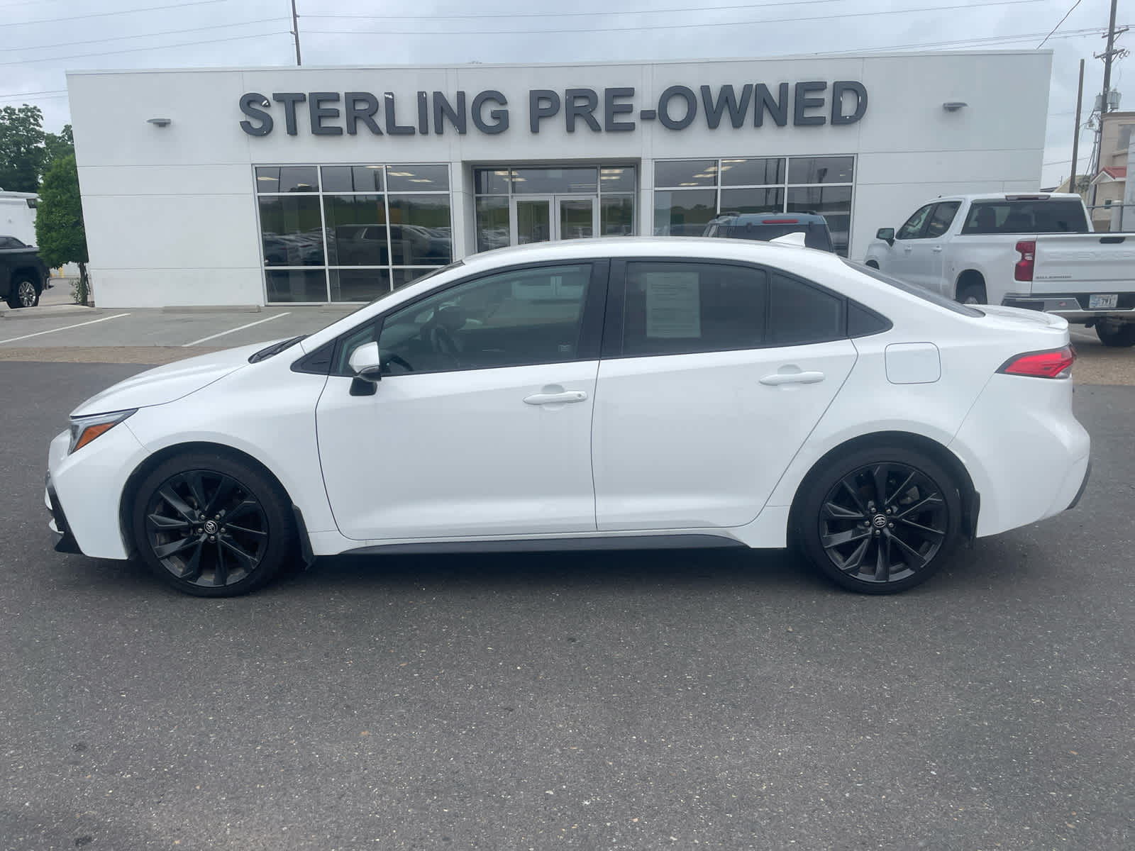 View vehicle photo 2