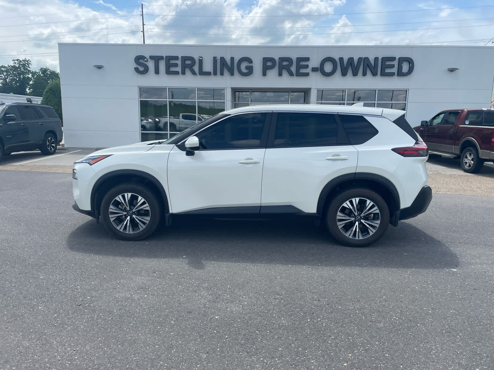 View vehicle photo 2
