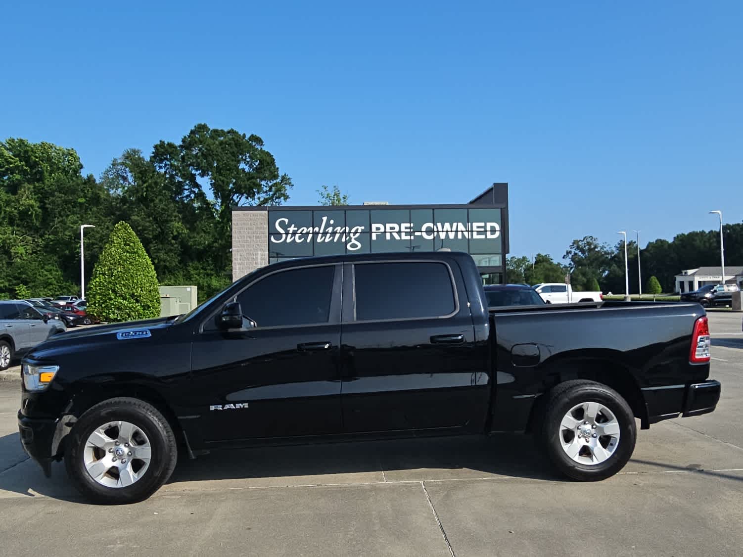 View vehicle photo 2