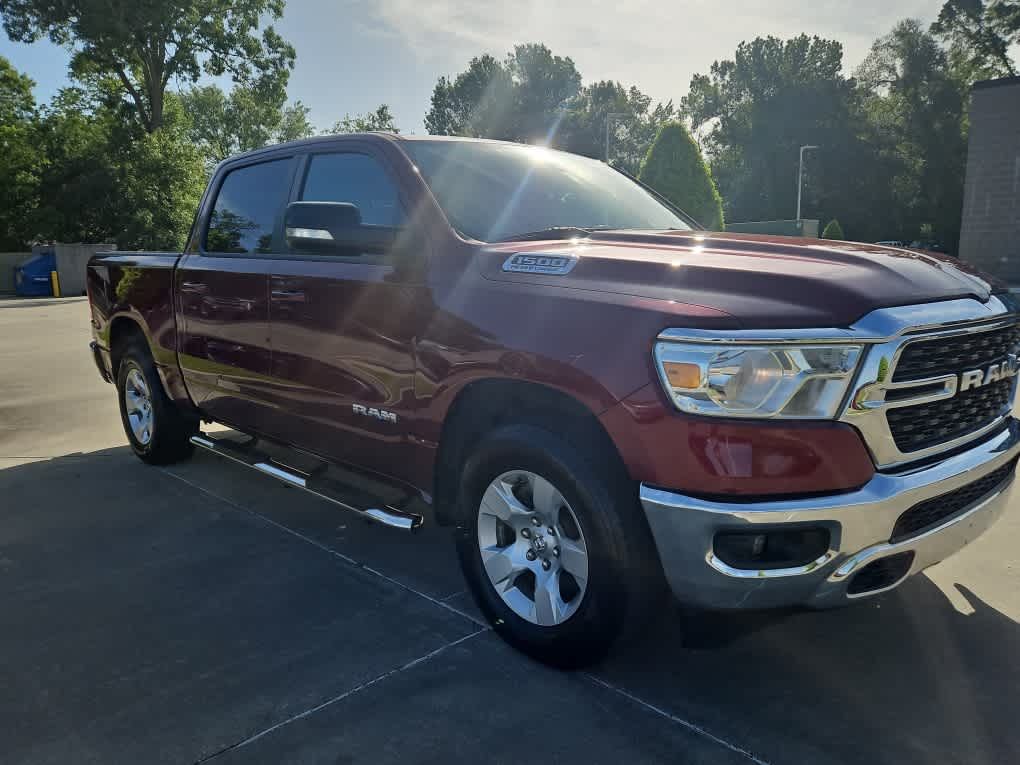 View vehicle photo 2