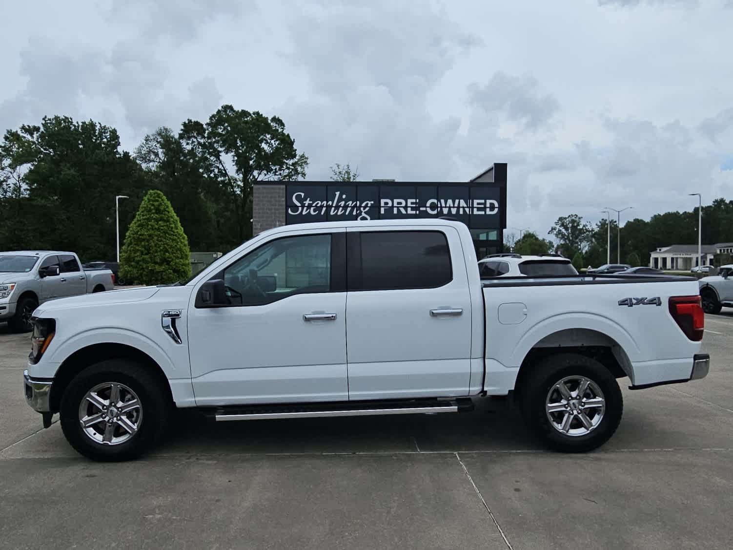 Oxford White 2025 Ford F-150 XLT SuperCrew 4WD Pickup Truck Four-Wheel Drive Automatic