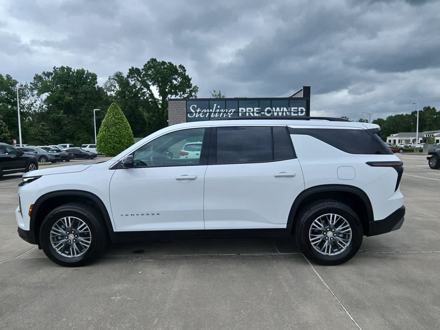 View vehicle photo 2