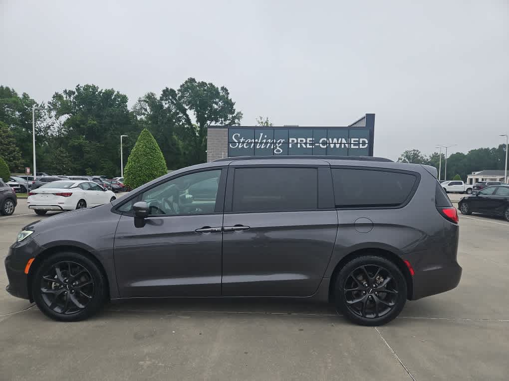 View vehicle photo 2