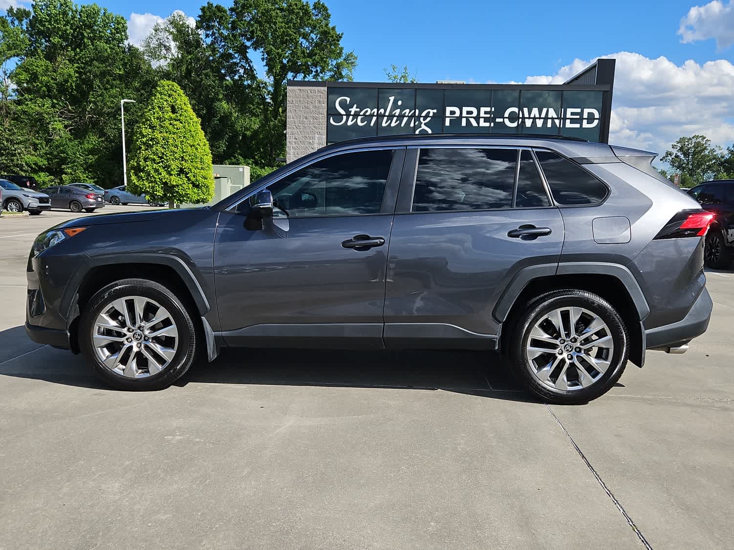 View vehicle photo 2