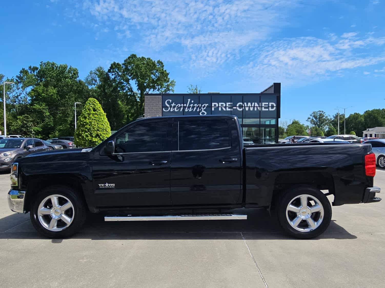 View vehicle photo 2