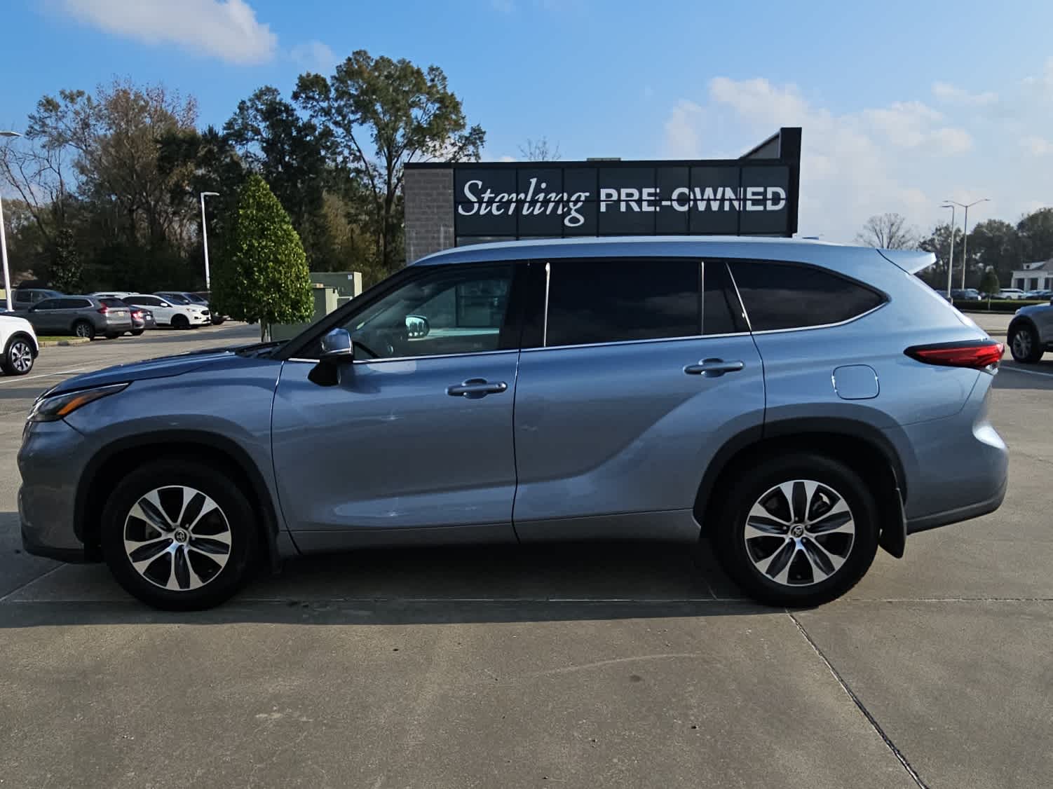 2022 Toyota Highlander XLE FWD