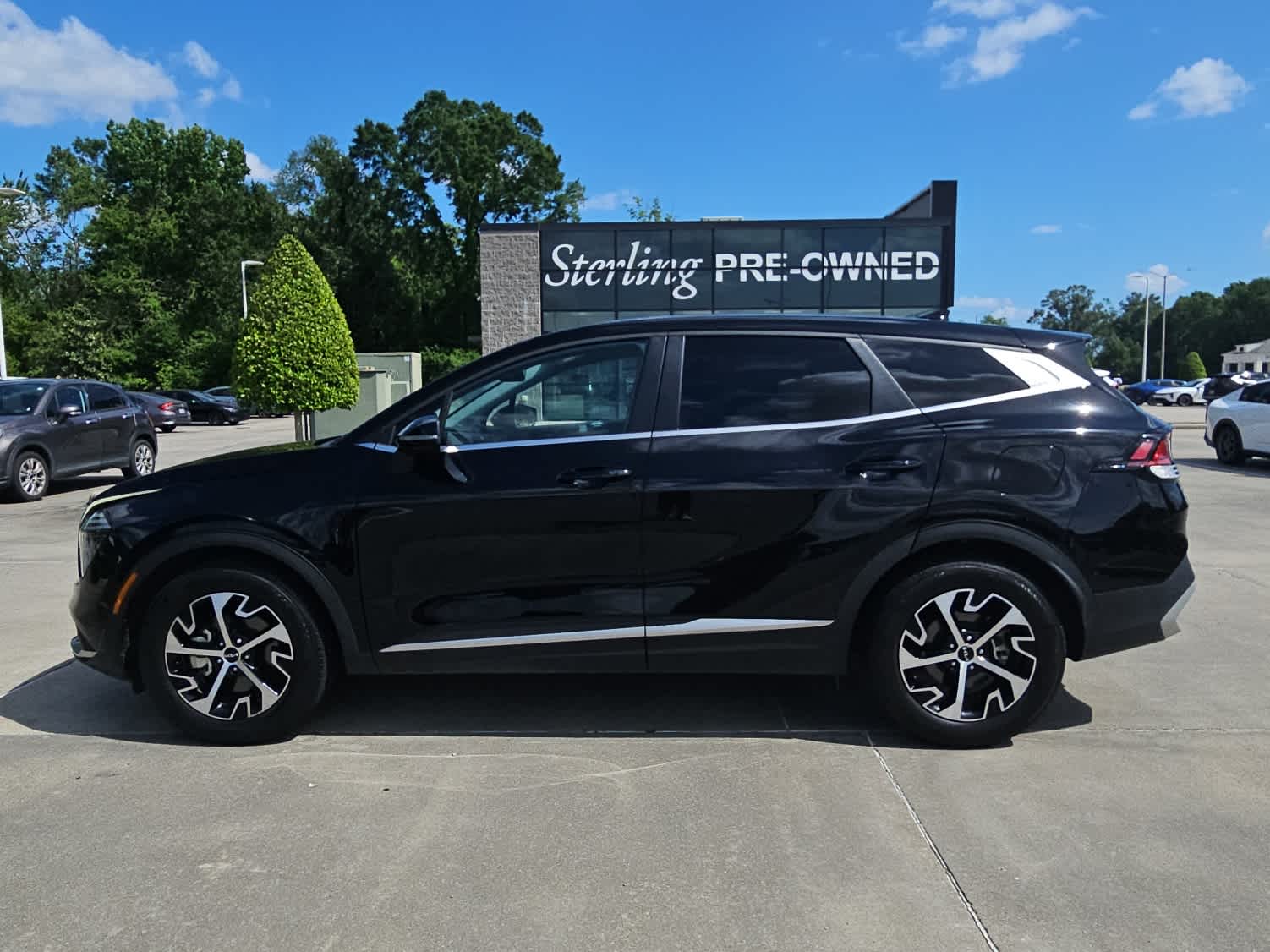 View vehicle photo 2
