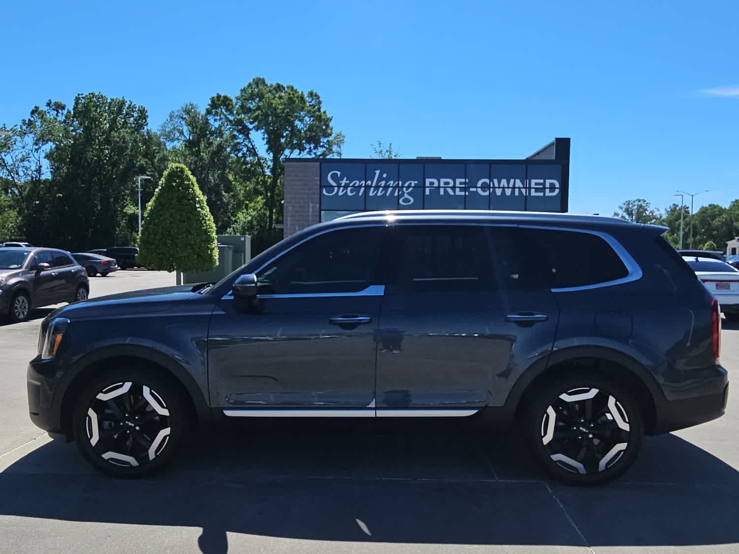 View vehicle photo 2