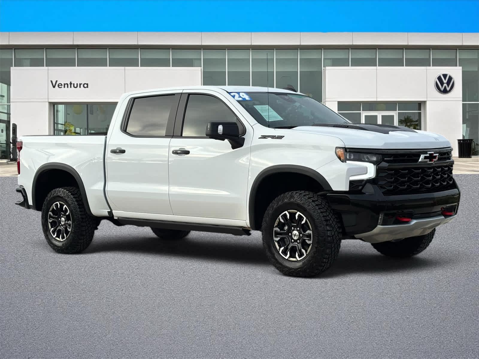 Summit White 2024 Chevrolet Silverado 1500 Pickup Truck Four-Wheel Drive Automatic