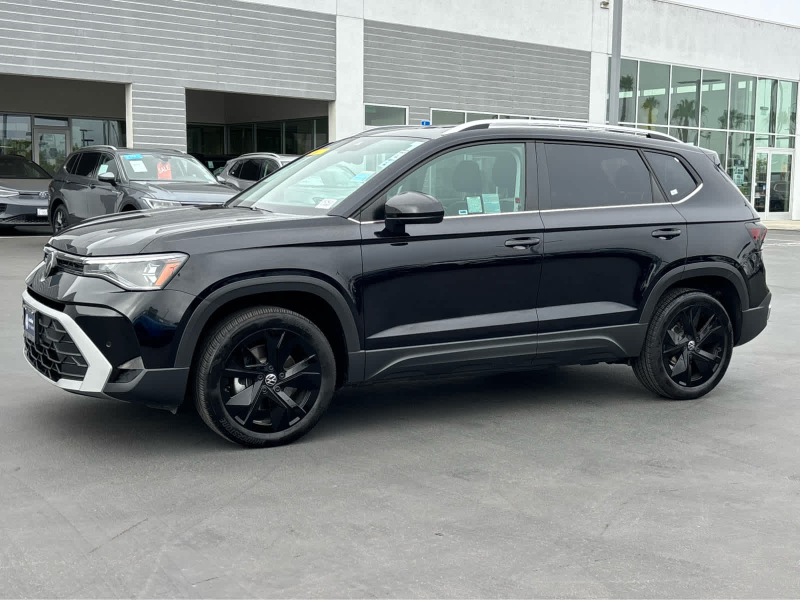 View vehicle photo 7