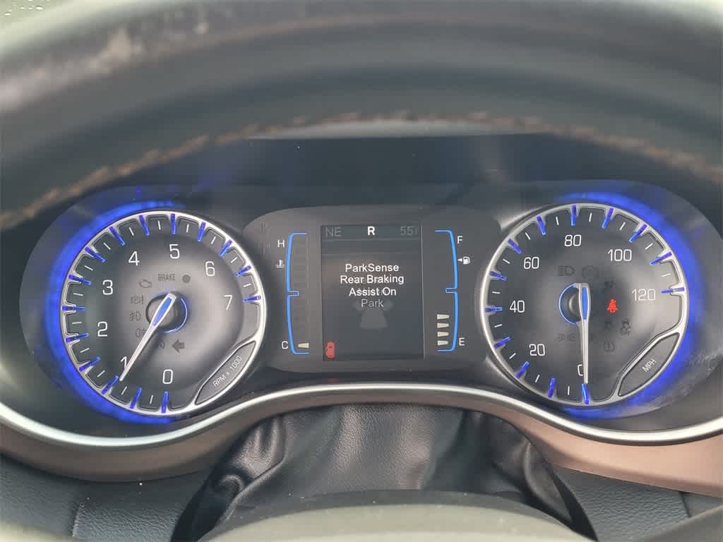 2017 Chrysler Pacifica Touring-L 26