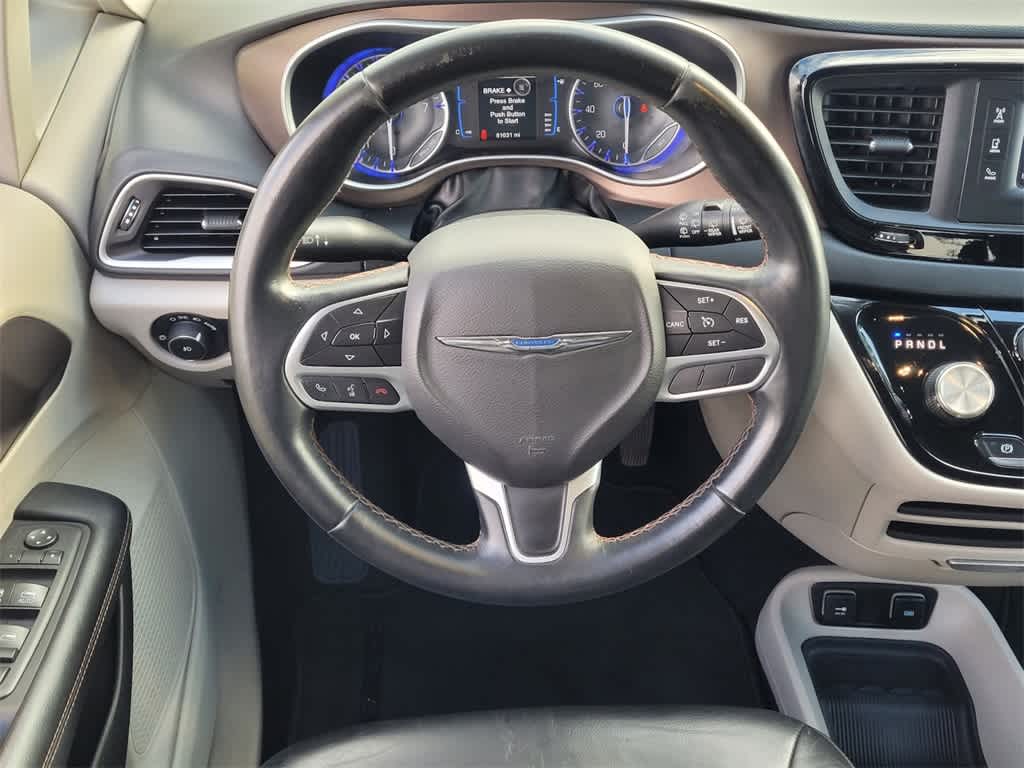 2017 Chrysler Pacifica Touring-L 12