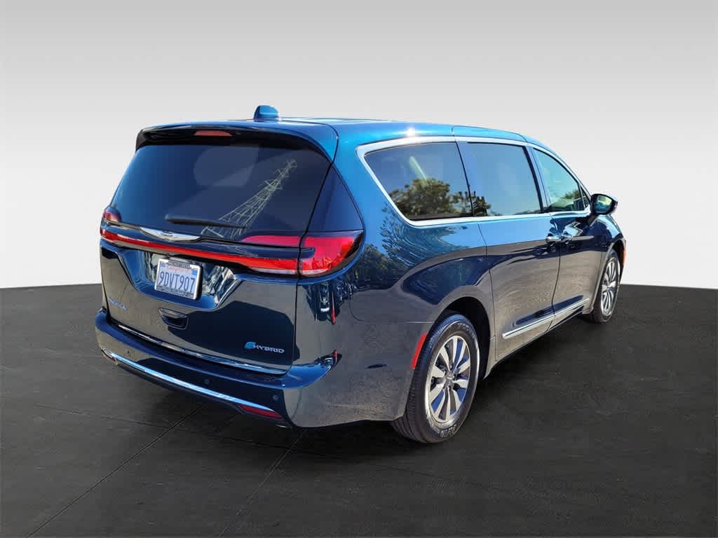 2022 Chrysler Pacifica Hybrid Limited 6