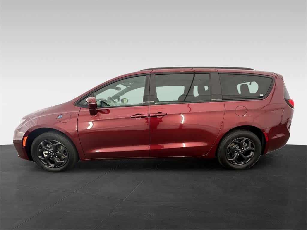2021 Chrysler Pacifica Hybrid Limited 3