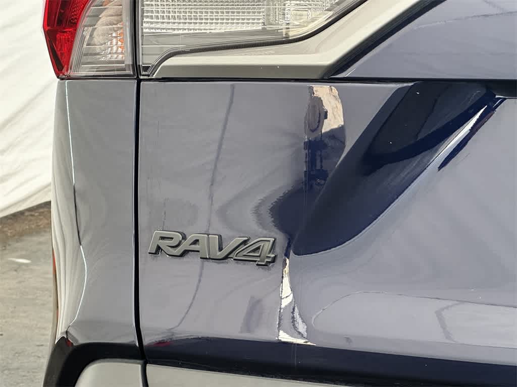 2019 Toyota RAV4 Limited 6